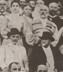 ილია ჭავჭავაძე სოხუმში შერვაშიძეთა ბაღში (დეტალი) 1903 წლის მაისი (დეტალი)