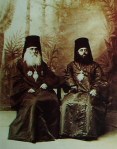 წმინდა მღვდელმთავარი ალესანდრე ოქროპირიძე და მისი ძმისშვილი ეპისკოპოსი ლეონიდე ოქროპირიძე, 1890-იანი წლები, ფოტოგრაფი ალექსანდრე როინაშვილი